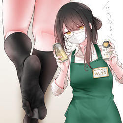 This is a pixiv picture whose title is テキパキ仕事が出来るんだけど足が蒸れてるスーパーの店員ちゃん.