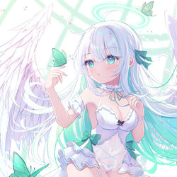 This is a pixiv picture whose title is 白緑の天使.