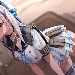 This is a pixiv picture whose title is 「お疲れ様です指揮官！」.