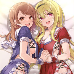 This is a pixiv picture whose title is 【256】「真ん中に入る？」.