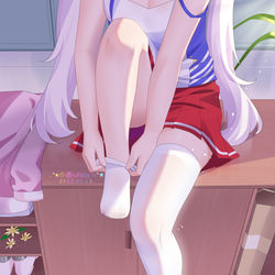 This is a pixiv picture whose title is 穿袜子.