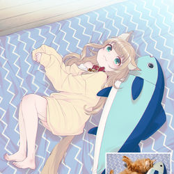 This is a pixiv picture whose title is まぐぞうとベッドでゴロゴロするきなこ🐈🐟.