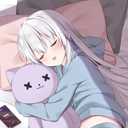This is a pixiv picture whose title is 家では無防備な留年生.