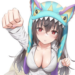 This is a pixiv picture whose title is 怠惰的怪獸公主不想工作.