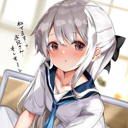 This is a pixiv picture whose title is 二度寝してたら、妹がのぞき込んきた💦.
