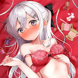 This is a pixiv picture whose title is どんな衣装なら、振り向いてくれますか…？.