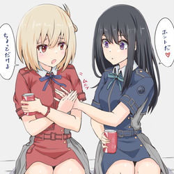 This is a pixiv picture whose title is 千束の胸を確認しているたきな.