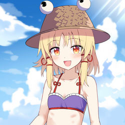 This is a pixiv picture whose title is 諏訪子様と海!!.