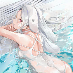 This is a pixiv picture whose title is 水着 🐰.
