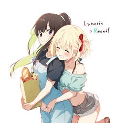 This is a pixiv picture whose title is Lycoris Recoil.
