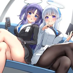 This is a pixiv picture whose title is ユウカとノアに並んで足組みしてもらいたい.