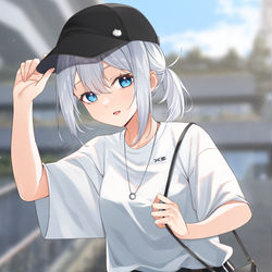 This is a pixiv picture whose title is 銀髪ハーフちゃんとデートに.