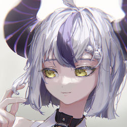 This is a pixiv picture whose title is ショートカット.