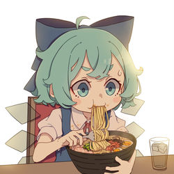 This is a pixiv picture whose title is ラーメンを食べるチルノ.