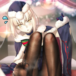 This is a pixiv picture whose title is 刚派送完礼物的圣诞黑saber.