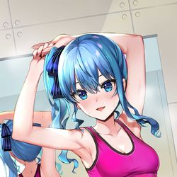 This is a pixiv picture whose title is 鍛えた腹筋を見せてくれるすいちゃん.