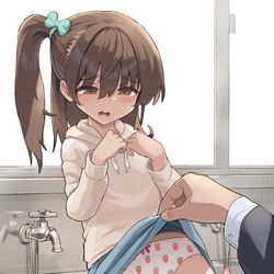 This is a pixiv picture whose title is 廊下でおパンツ検査！.