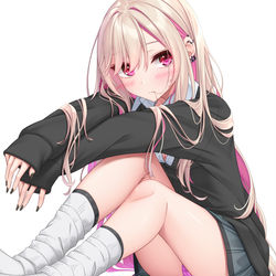 This is a pixiv picture whose title is 三角座り.