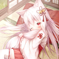 This is a pixiv picture whose title is お仕事サボり中の狐巫女ちゃん.