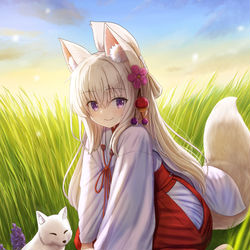 This is a pixiv picture whose title is 狐と巫女さん.