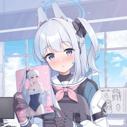 This is a pixiv picture whose title is シャーレで本を見つけてしまったミヤコ.