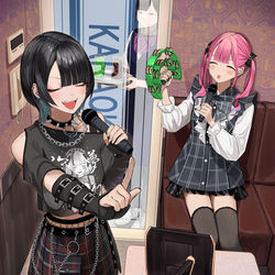 This is a pixiv picture whose title is 最初にドリンクくるの忘れてめっちゃオタクな曲を熱唱する二人.