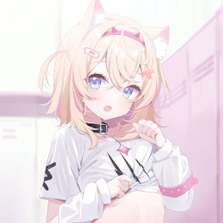 This is a pixiv picture whose title is Mococo Dressing Room.