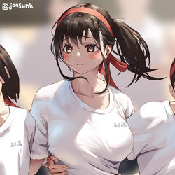 This is a pixiv picture whose title is 服が引っ張られちゃってる子.