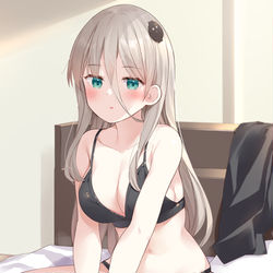 This is a pixiv picture whose title is 特に意味は無いけどベッドの上で水着を着ている僕の嫁さん…の絵.