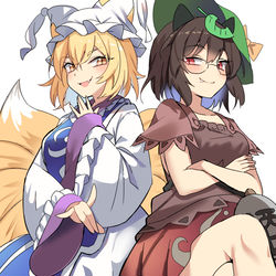 This is a pixiv picture whose title is あなたは「キツネ」派？「タヌキ」派？.