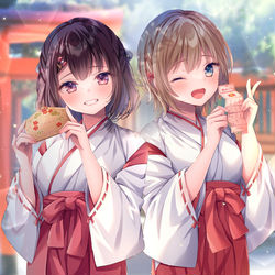 This is a pixiv picture whose title is 「ほら見て！大吉だよ！」「良い一年にしようね♬」.