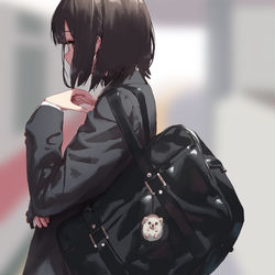 This is a pixiv picture whose title is カバンに背負われてるタイプのコ.