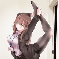This is a pixiv picture whose title is 『会社に行きたくないOLちゃん』フィギュア化.