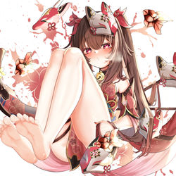 This is a pixiv picture whose title is 花火 裸足 白タイツ.