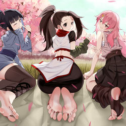This is a pixiv picture whose title is 落樱下的忍者少女们.