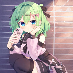 This is a pixiv picture whose title is 地雷系エミちゃん.