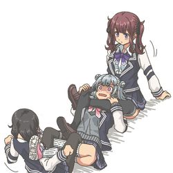 This is a pixiv picture whose title is プロレスごっこにいそしむ小樽三人娘.