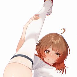 This is a pixiv picture whose title is 佑芽ちゃんのI字バランス.