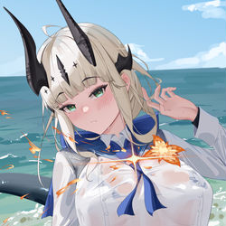 This is a pixiv picture whose title is 泳装苇草.