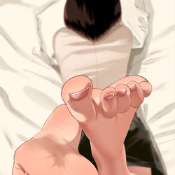 This is a pixiv picture whose title is 顔の見えない足.