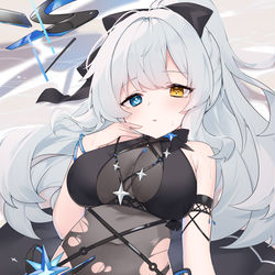 This is a pixiv picture whose title is 泳装少女.