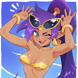 This is a pixiv picture whose title is Shantae golden bikini.