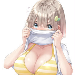 This is a pixiv picture whose title is 「こ、こっち見ないで下さい...！！」.