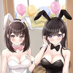 This is a pixiv picture whose title is 「文化祭、どっちのバニーと回りますか？」.