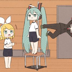 This is a pixiv picture whose title is 初音ミク、身長２m.