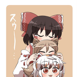 This is a pixiv picture whose title is 猫を吸う狐を吸う巫女.