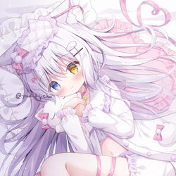 This is a pixiv picture whose title is いっしょに寝るにゃ♡.