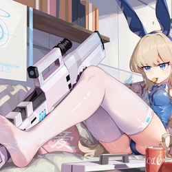 This is a pixiv picture whose title is 偷懒的小时.