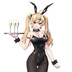 This is a pixiv picture whose title is 黒金バニー.