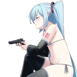 This is a pixiv picture whose title is 銃と水着.